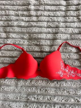 Victoria's Secret Very Sexy Secret Embrace Push Up Bra Red Size 34C